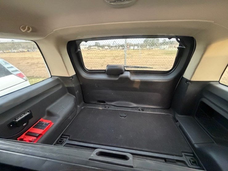 2011-ford-explorer-image-29