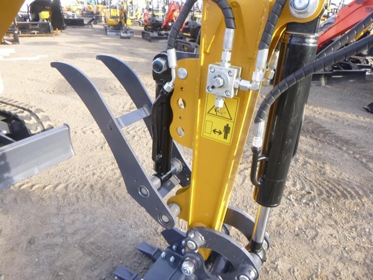 2025-agt-xz20r-hydraulic-excavator-image-12