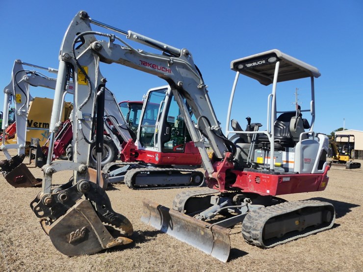 2020-takeuchi-tb225-image-1