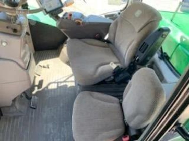 2015-john-deere-9570r-image-10