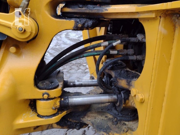 2010-deere-310j-image-28