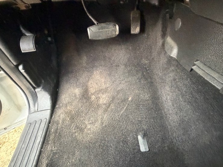 2011-ford-explorer-image-45