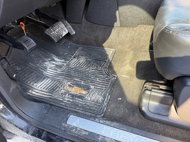 2014-chevrolet-tahoe-image-18