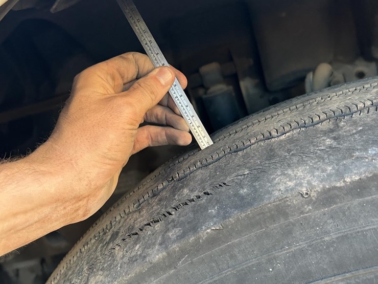 1999-volvo-vnl64t770-image-47