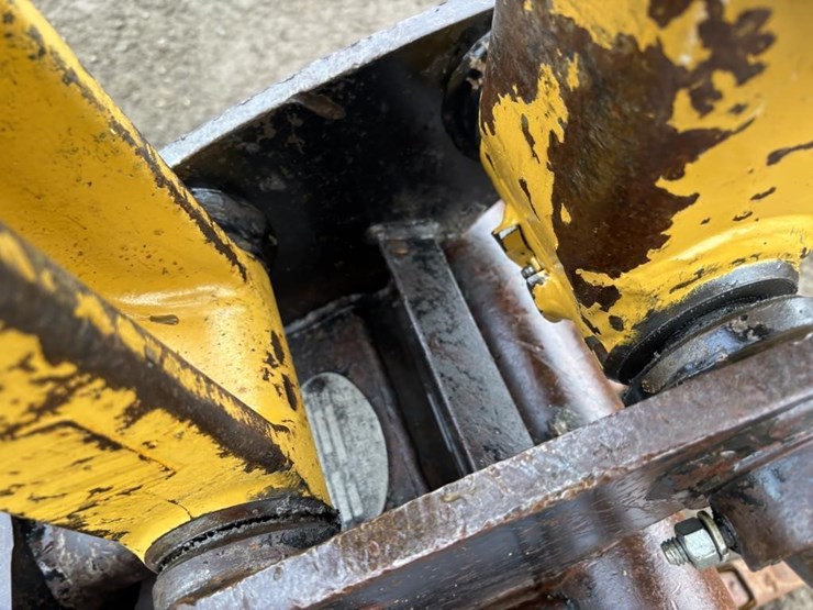 2018-caterpillar-303-image-14