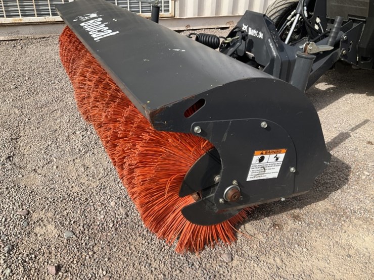 2013-bobcat-3650-image-11