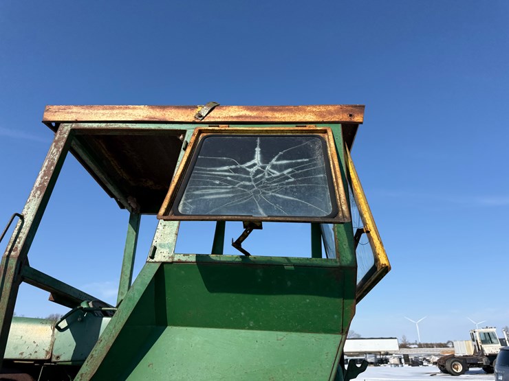 john-deere-4020-image-32