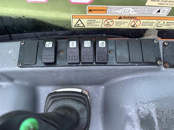 2015-jlg-g5-18a-image-29