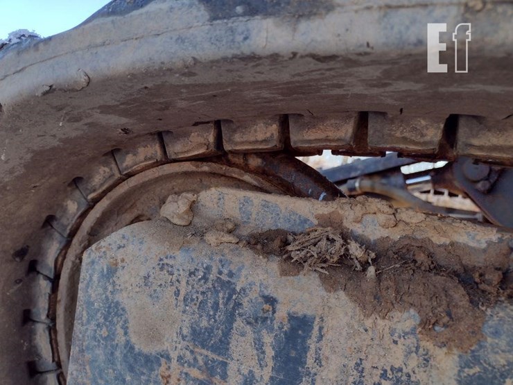 2013-deere-35d-image-32