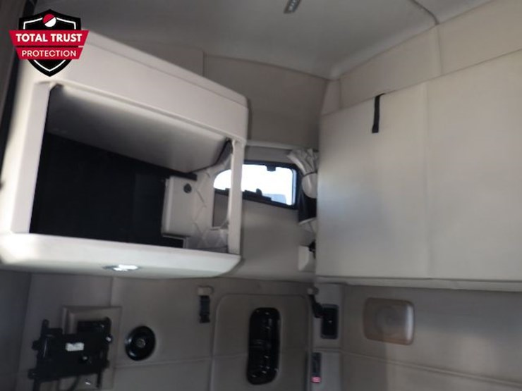 2020-kenworth-t680-image-23