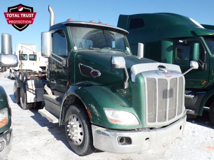 2019-peterbilt-579-image-3