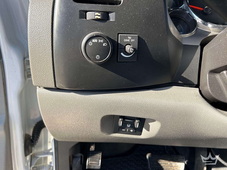 2014-chevrolet-silverado-3500-image-13