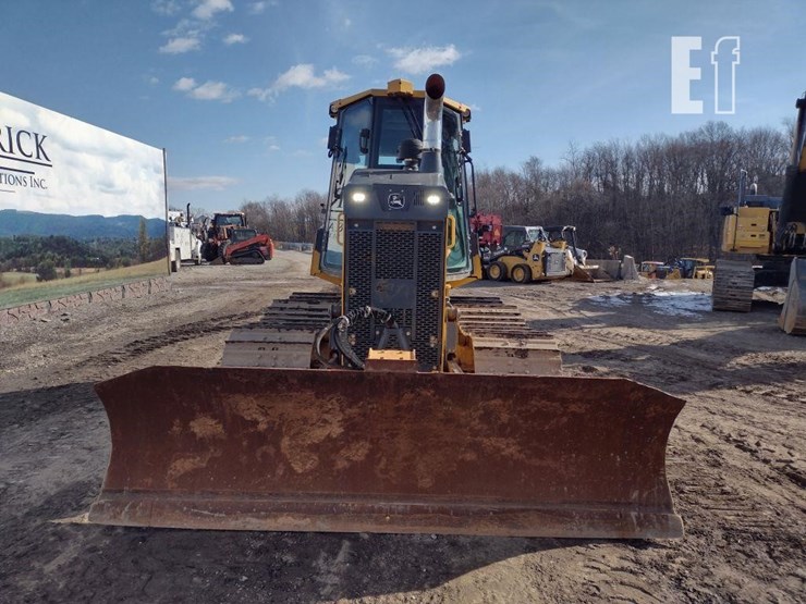 2021-deere-650k-lgp-image-2