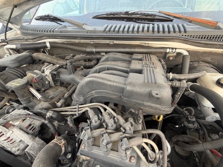 2011-ford-explorer-image-56