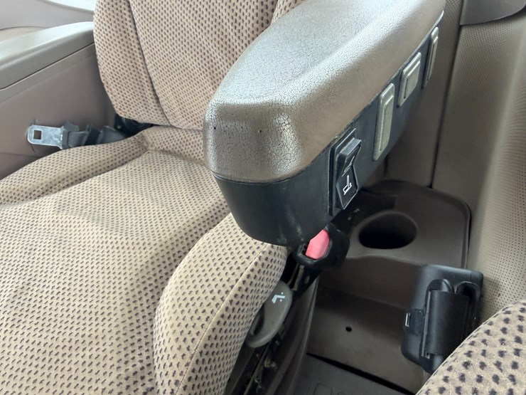 2015-john-deere-8370rt-image-26