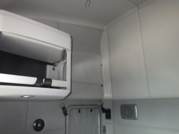 2022-kenworth-t680-image-24