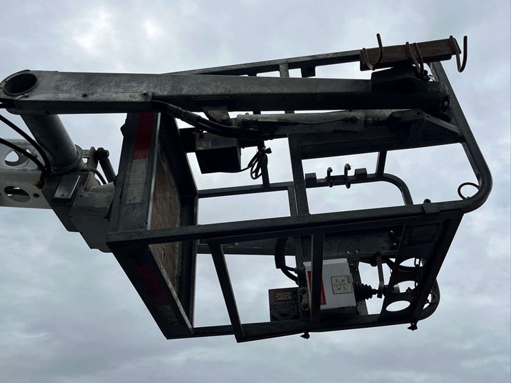 2005-gmc-c8-cable-placer-truck-image-64