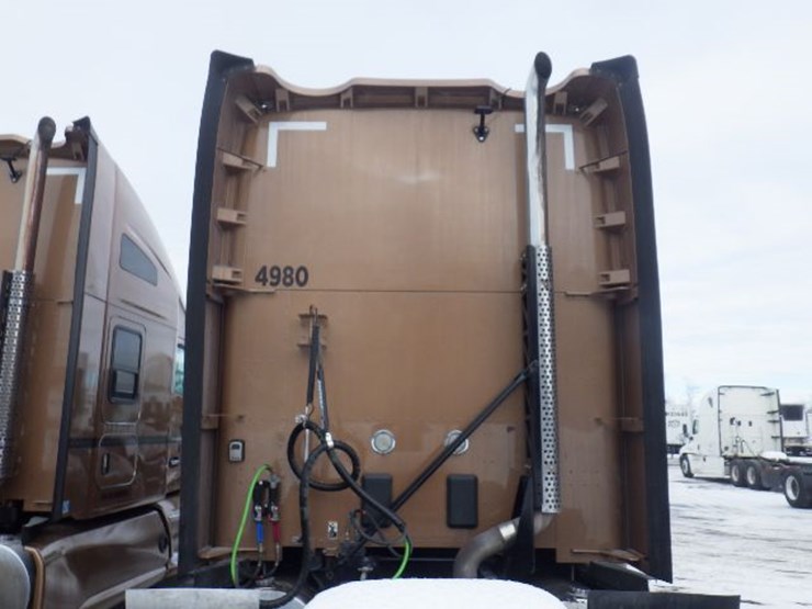 2022-kenworth-t680-image-15