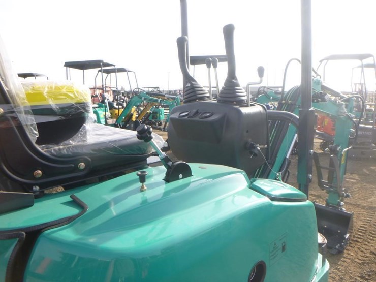 2025-agt-qk16r-hydraulic-excavator-image-23