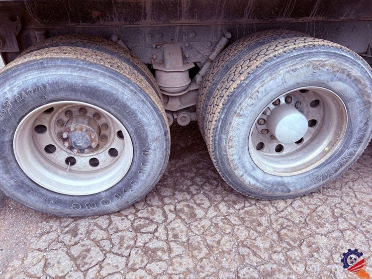 2016-kenworth-t800-image-18