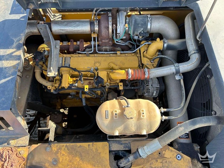 2013-deere-210g-image-9