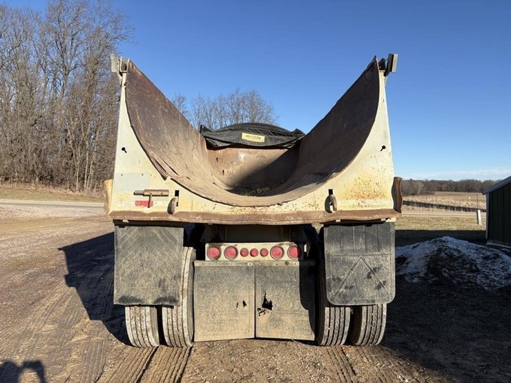 2002-l-&-m-pit-boss-rock-tub-trailer-image-5