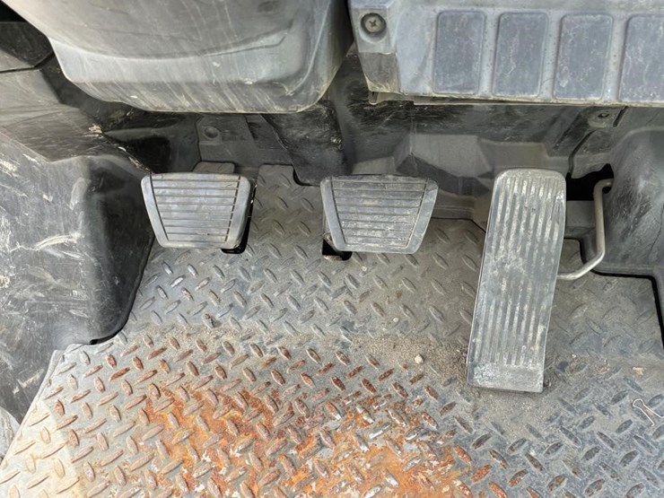 nissan-mug1f2a30jv-image-13