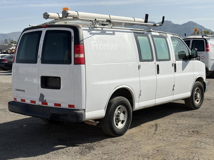2007-utility-van-image-3
