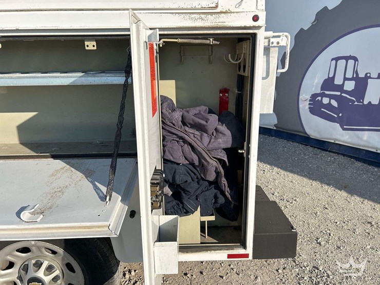 2013-chevrolet-silverado-3500hd-image-22