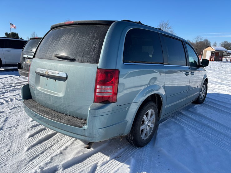 2008-chrysler-town-&-country-image-6