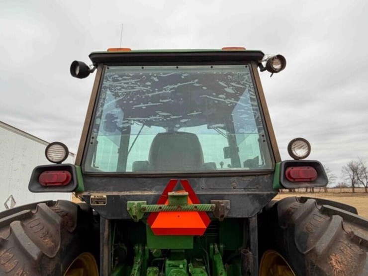 john-deere-4440-image-21