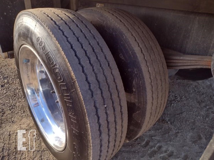 peterbilt-330-image-26