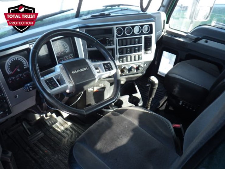 2023-mack-anthem-image-15