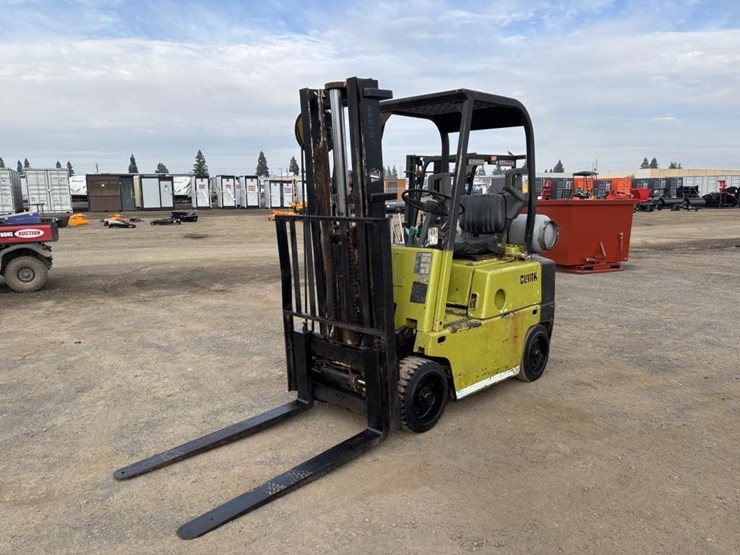 clark-c500-40-forklift-image-1