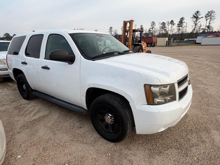 2012-chevrolet-tahoe-image-2