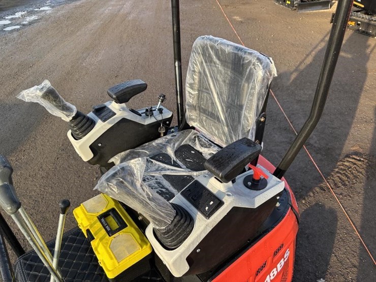 2025-tpm-18bs-hydraulic-excavator-image-19