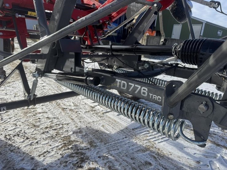 massey-ferguson-td776trc-image-11