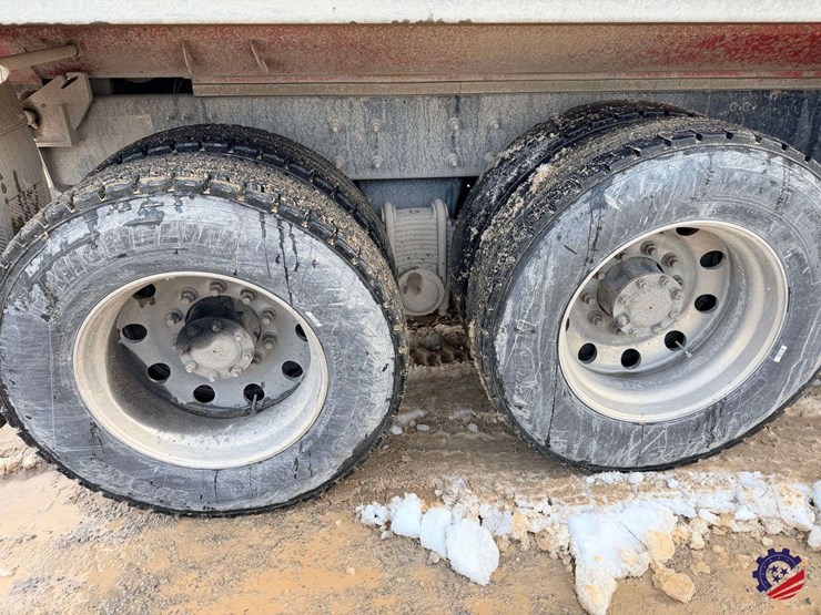 2018-mack-granite-gu713-image-21