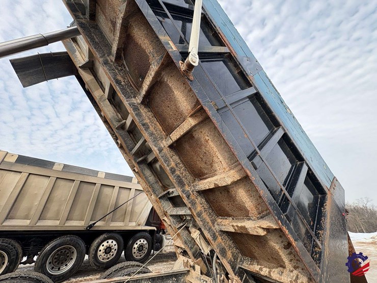 2021-western-star-4900ex-image-93