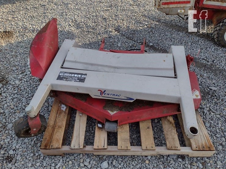 ventrac-3400l-lawn-mower-w/blade-&-broom-image-38