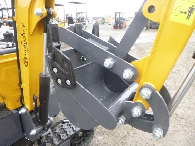 agt-mx12rx-hydraulic-excavator-image-10