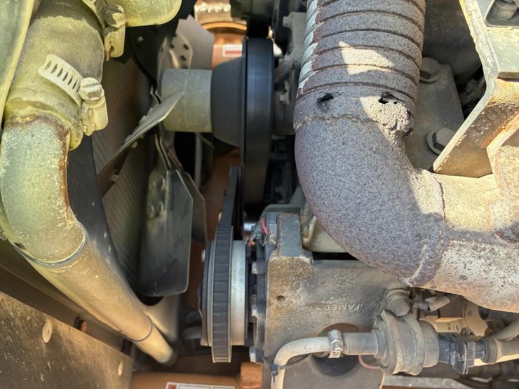 2009-case-570m-xt-image-34