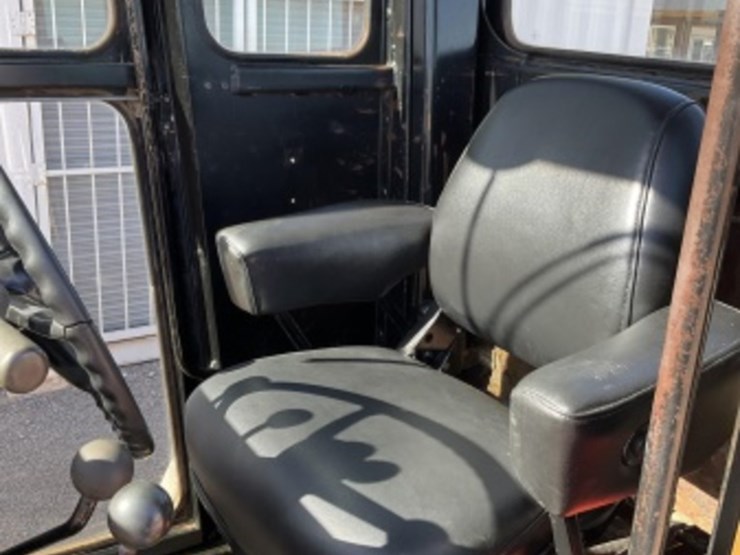 1981-deere-670a-image-24