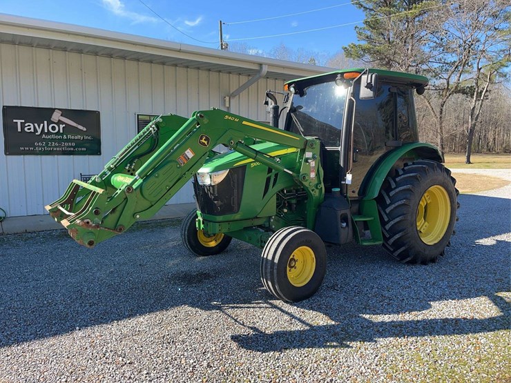 2015-john-deere-5100m-image-2