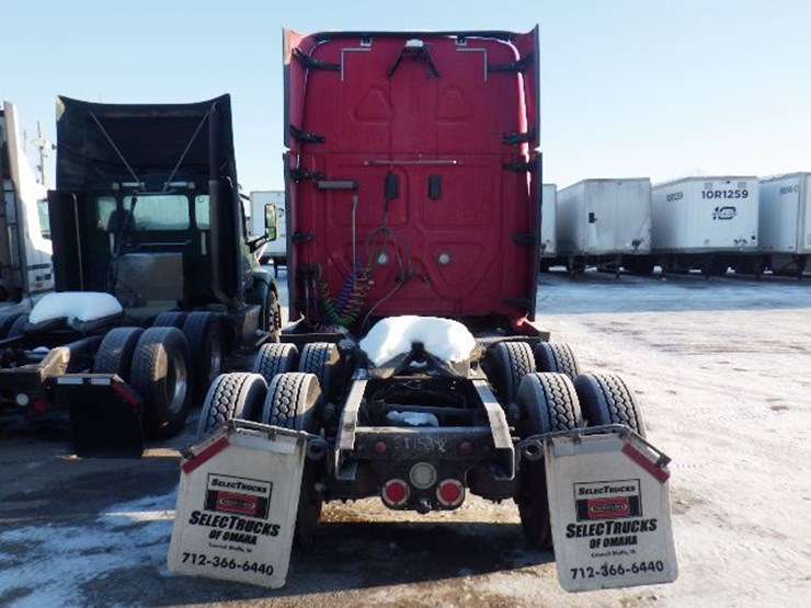 2017-freightliner-cascadia-125-image-11