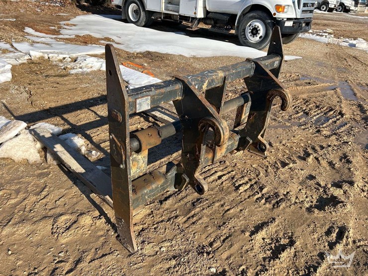 2013-komatsu-wa320-image-23