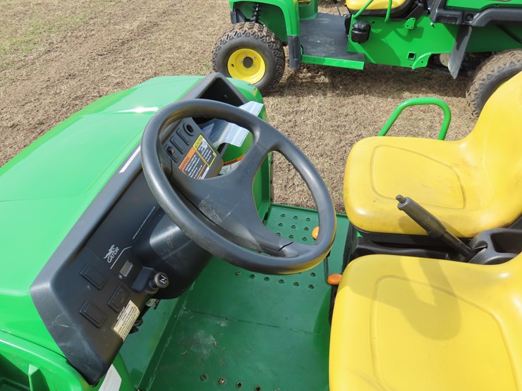 2024-john-deere-gator-image-12