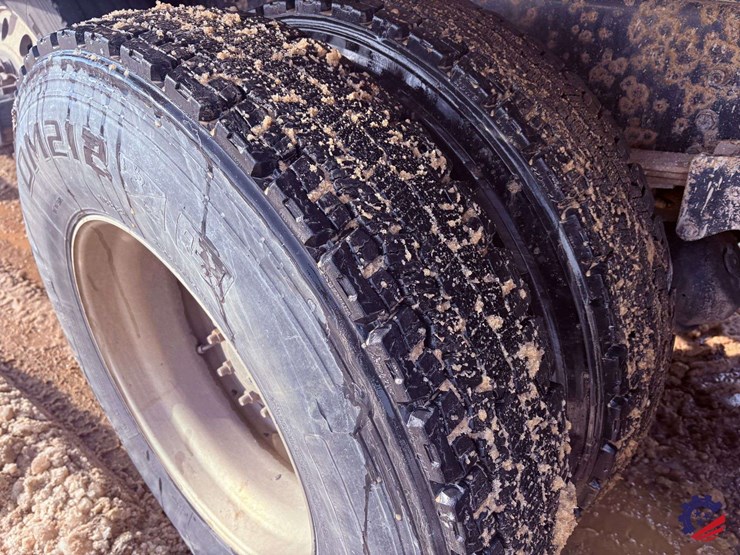 2021-western-star-4900ex-image-10