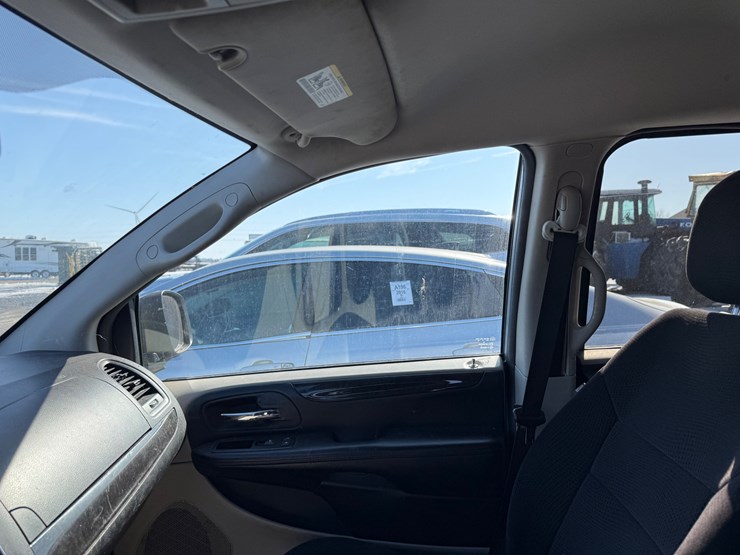 2014-dodge-grand-caravan-image-10