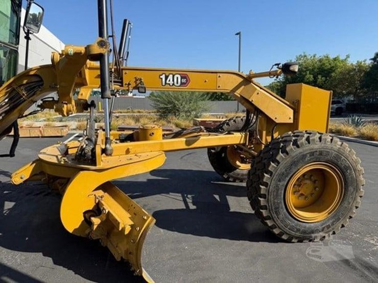 2023-caterpillar-140gc-image-8